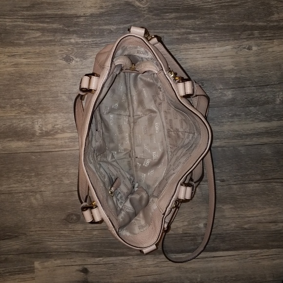 Michael Kors purse - Picture 3 of 8